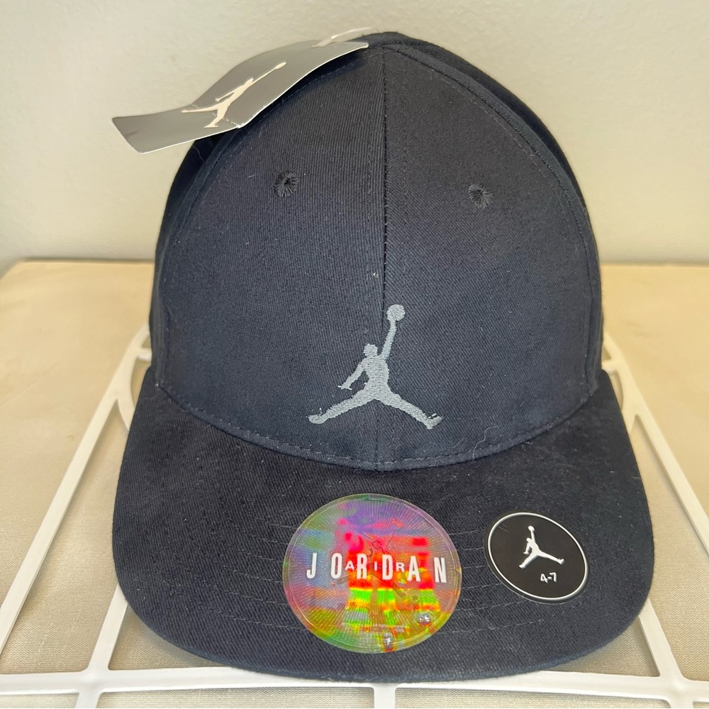 NWT Michael Jordan Youth Size 4-7 Black Gray Cap SnapBack Hat Air Jordan Jumpman